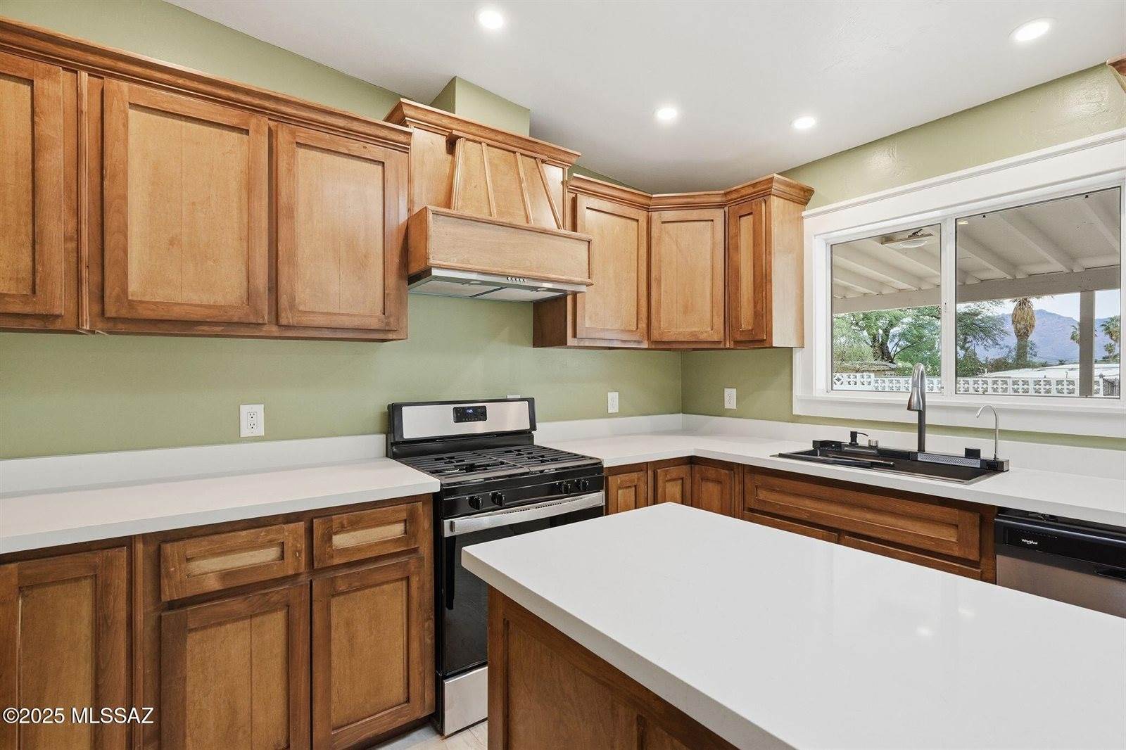 7061 East Edgemont Street, Tucson, AZ 85710