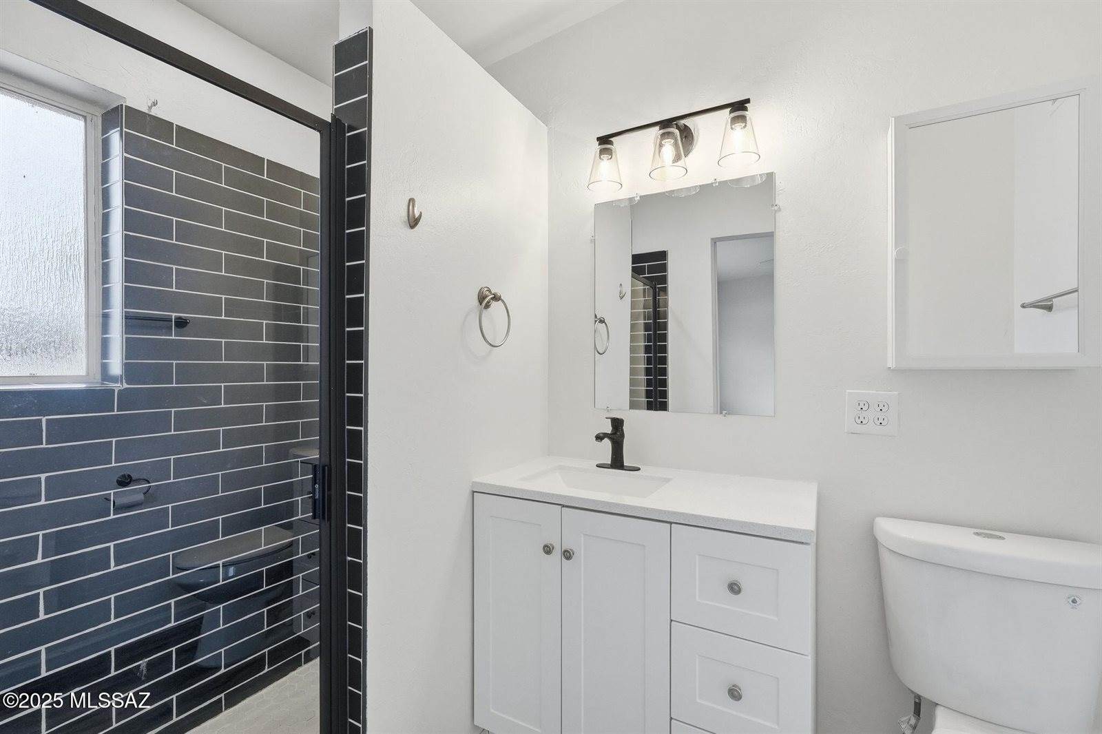 7061 East Edgemont Street, Tucson, AZ 85710