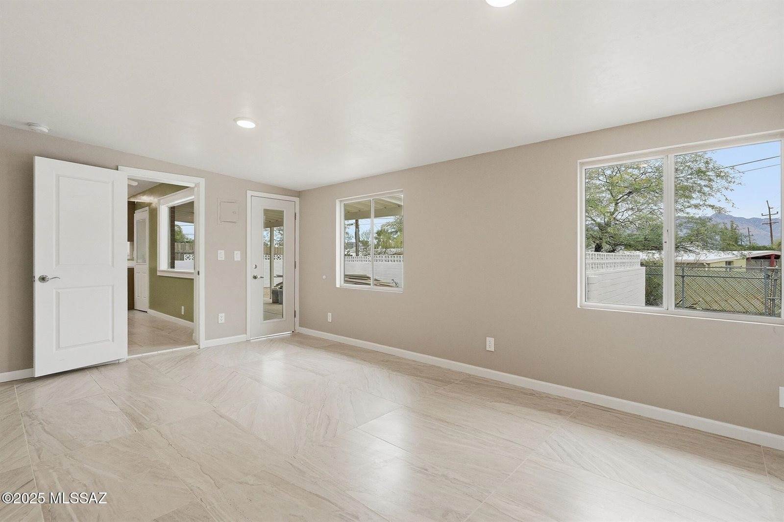 7061 East Edgemont Street, Tucson, AZ 85710