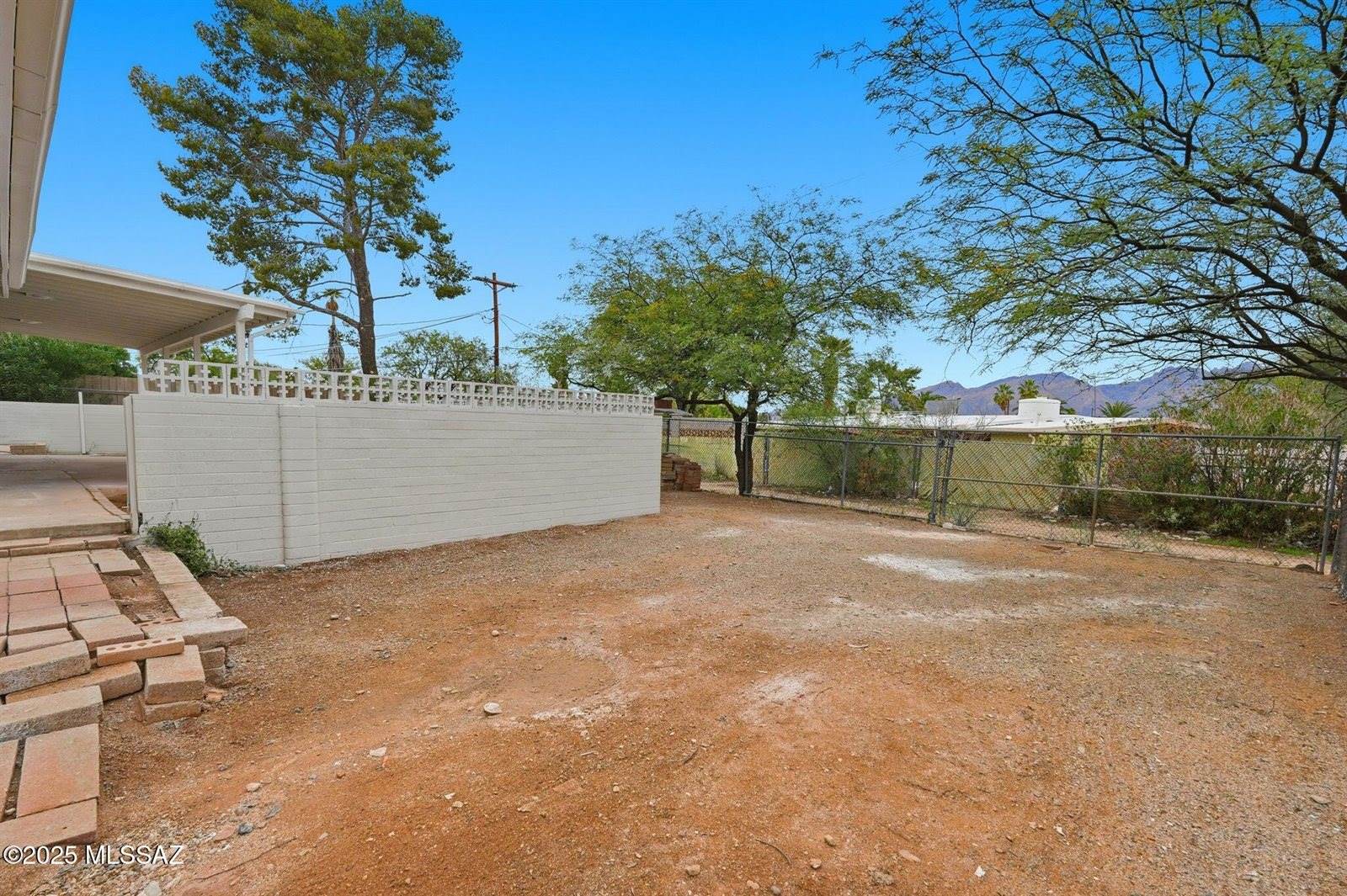 7061 East Edgemont Street, Tucson, AZ 85710