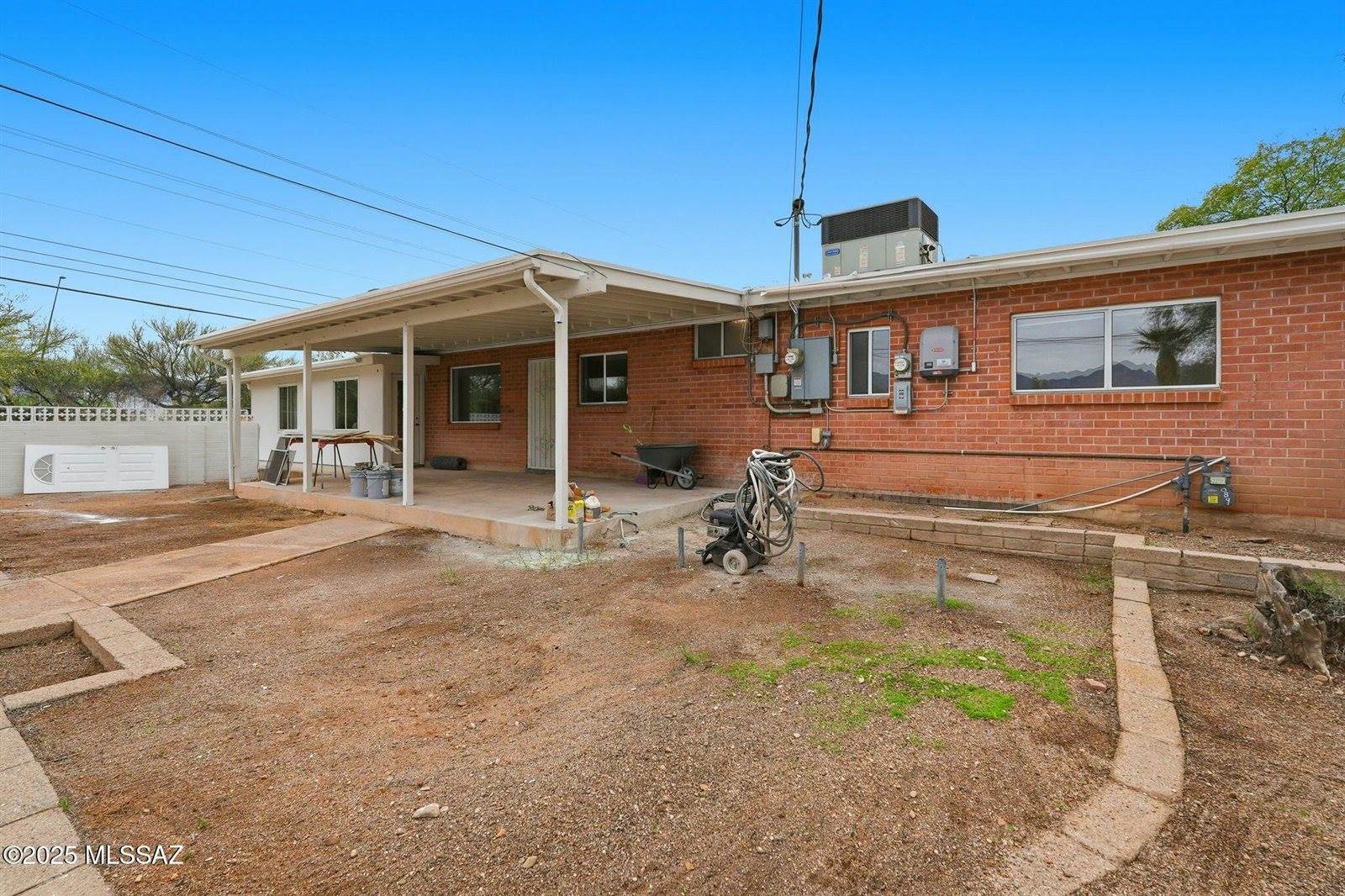 7061 East Edgemont Street, Tucson, AZ 85710