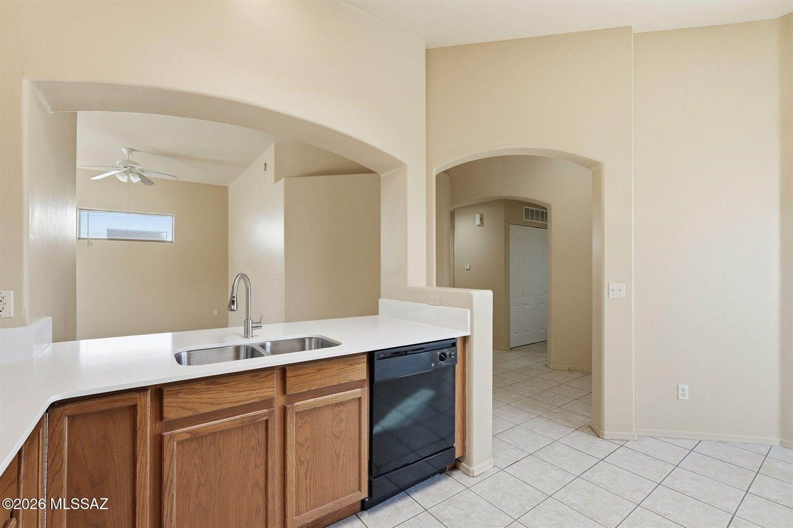 348 East Calle Criba, Green Valley, AZ 85614