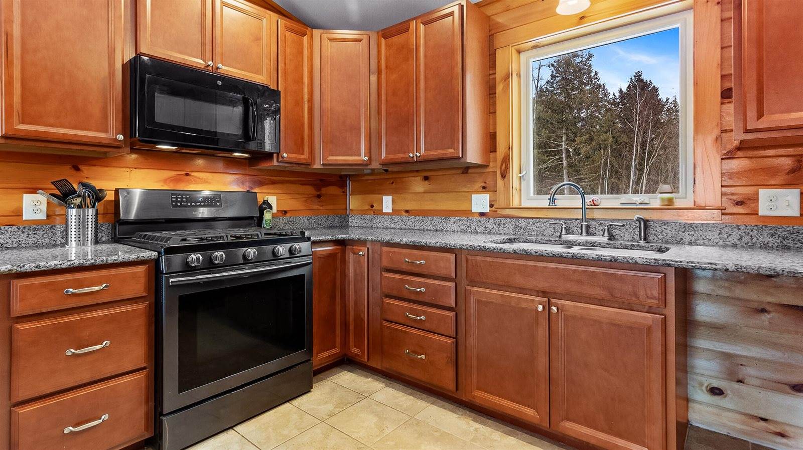 441 Works Road, Jackson, ME 04921