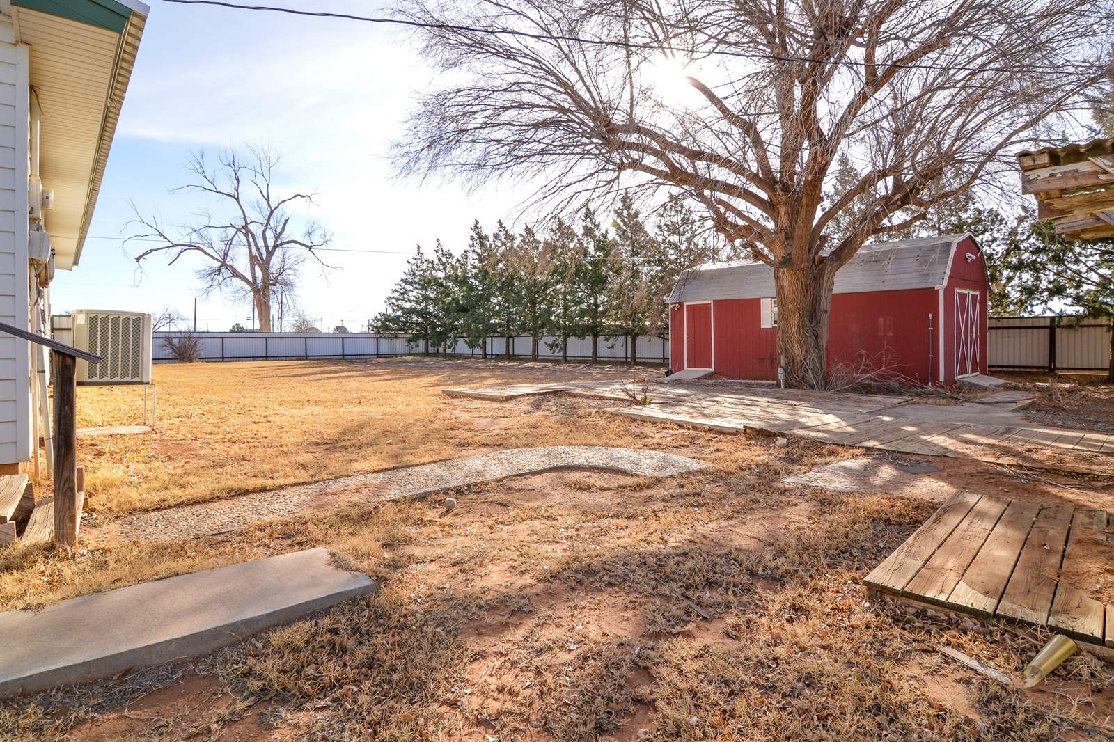 205 W 4th Street, Sundown, TX 79372
