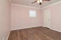 205 W 4th Street, Sundown, TX 79372