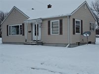 613 W Arnold Street, Marshfield, WI 54449