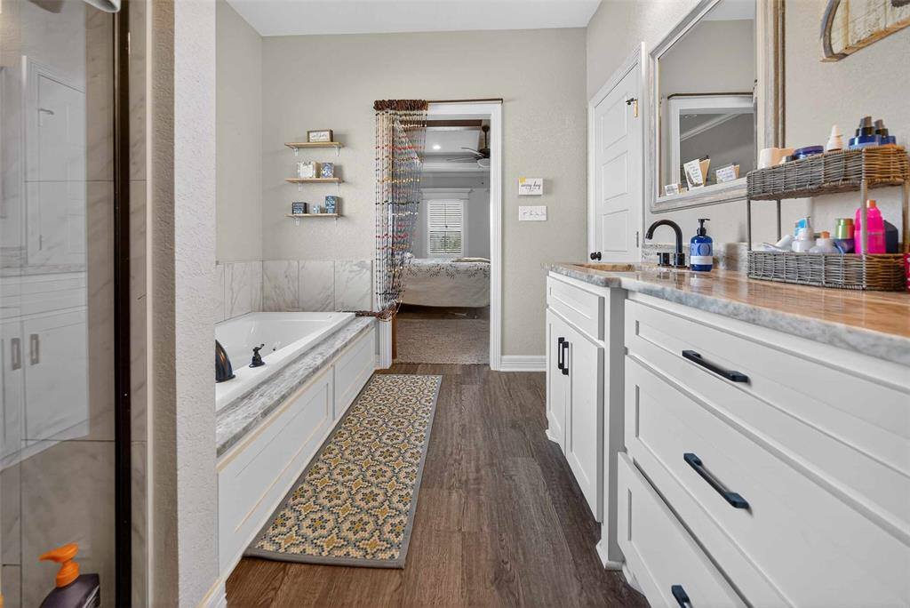 15802 County Road 472, Tyler, TX 75706