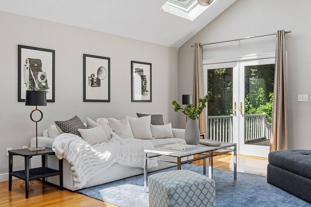 21 Valleyfield St, Lexington, MA 02421