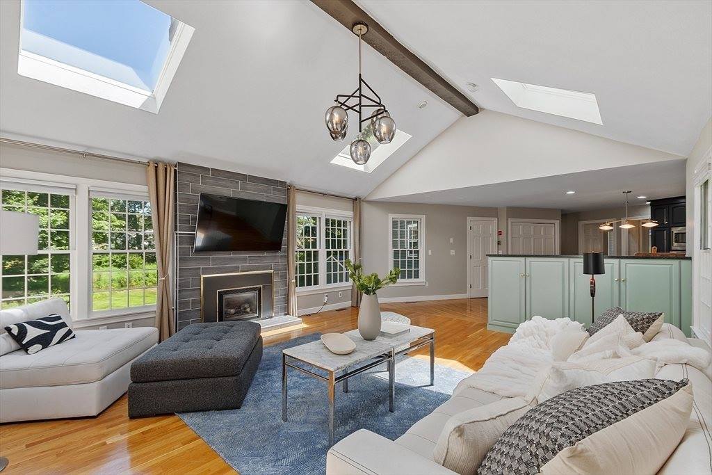 21 Valleyfield St, Lexington, MA 02421