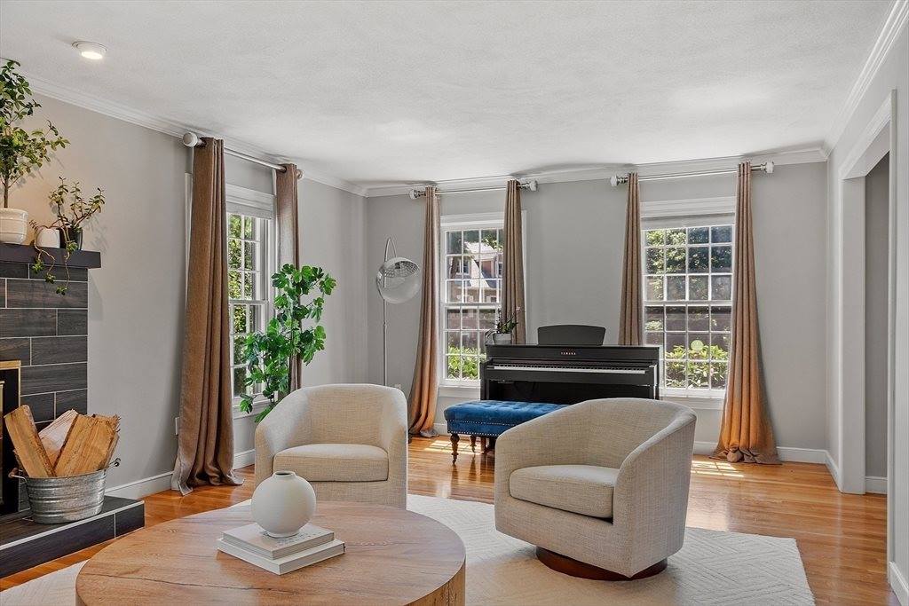 21 Valleyfield St, Lexington, MA 02421