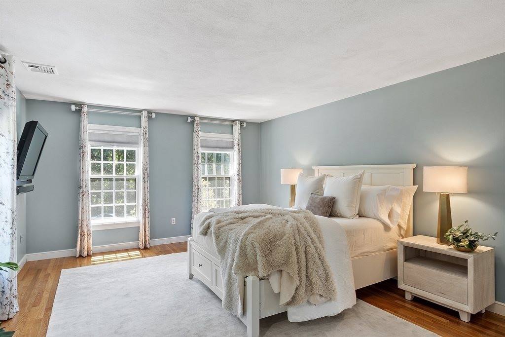 21 Valleyfield St, Lexington, MA 02421