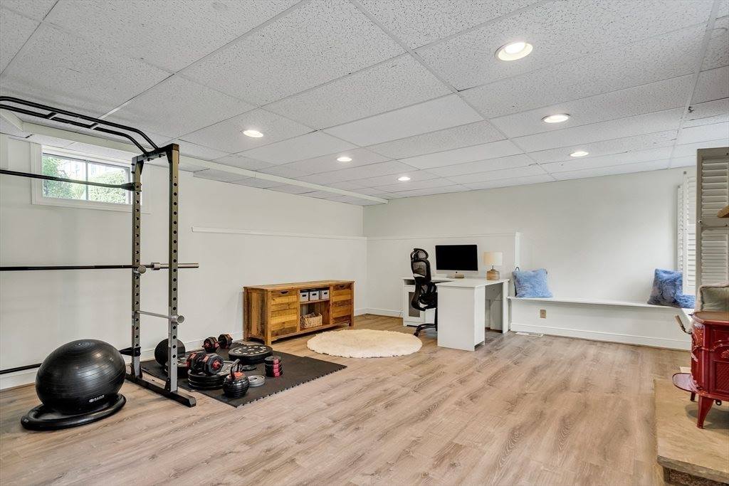 21 Valleyfield St, Lexington, MA 02421