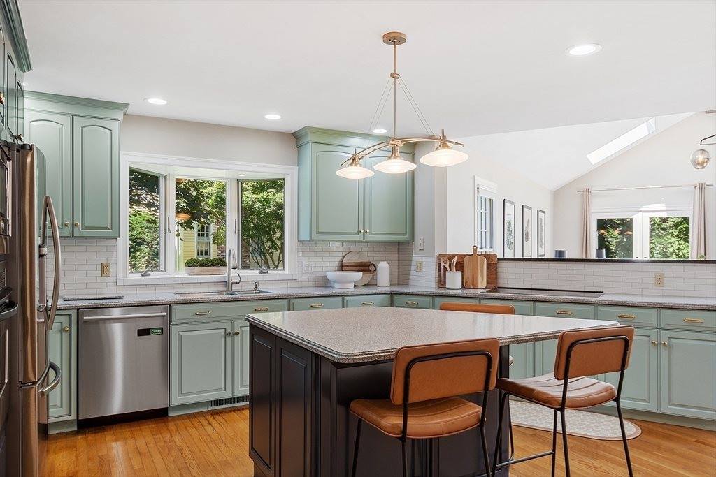 21 Valleyfield St, Lexington, MA 02421