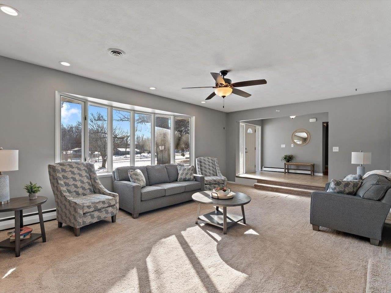 8210 Ridgewood Road, Rock Island, IL 61201