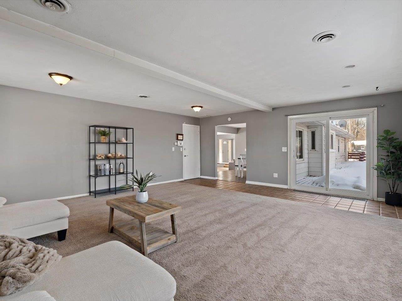 8210 Ridgewood Road, Rock Island, IL 61201