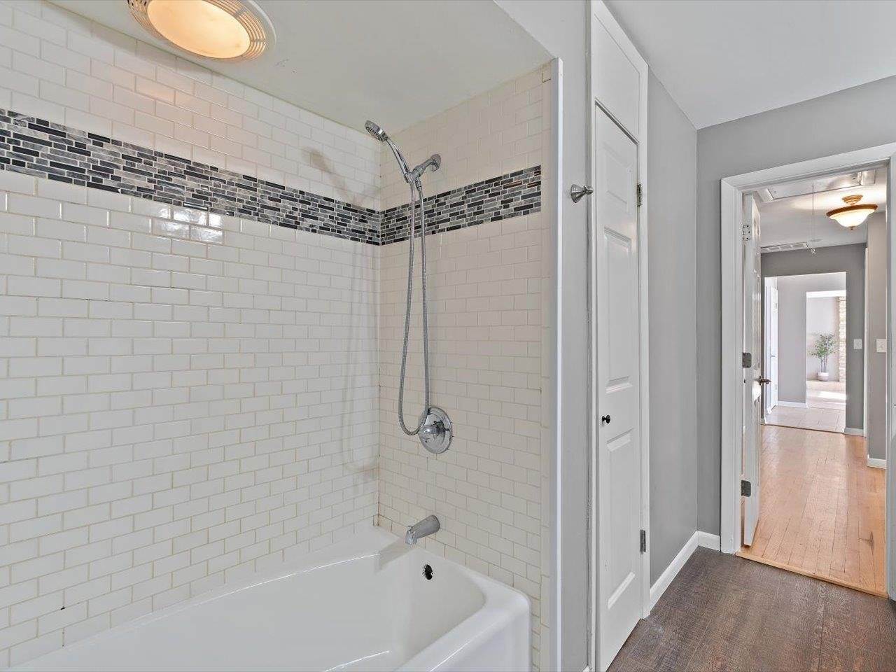 8210 Ridgewood Road, Rock Island, IL 61201