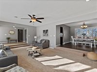 8210 Ridgewood Road, Rock Island, IL 61201