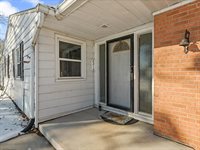 8210 Ridgewood Road, Rock Island, IL 61201