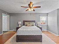 8210 Ridgewood Road, Rock Island, IL 61201