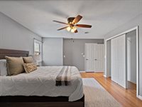 8210 Ridgewood Road, Rock Island, IL 61201