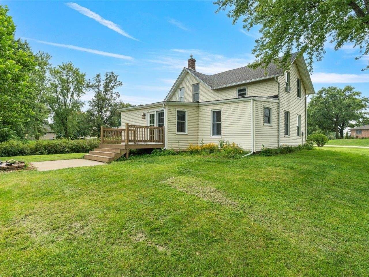 301 1st Street, Long Grove, IA 52756