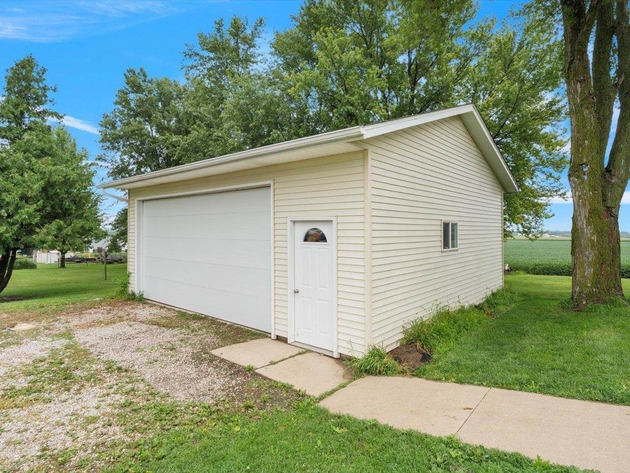 301 1st Street, Long Grove, IA 52756