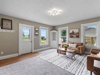 301 1st Street, Long Grove, IA 52756