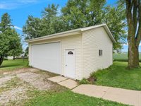301 1st Street, Long Grove, IA 52756