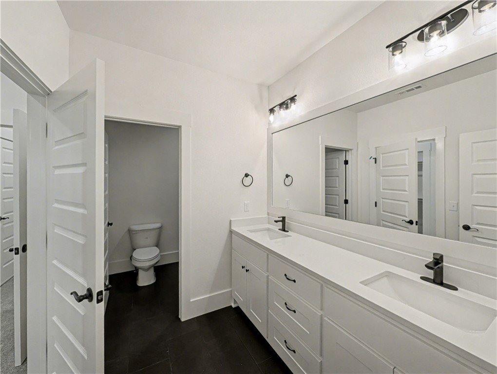 1811 Bluestem Drive, Centerton, AR 72719