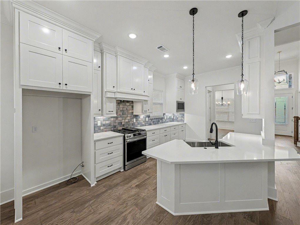 1811 Bluestem Drive, Centerton, AR 72719