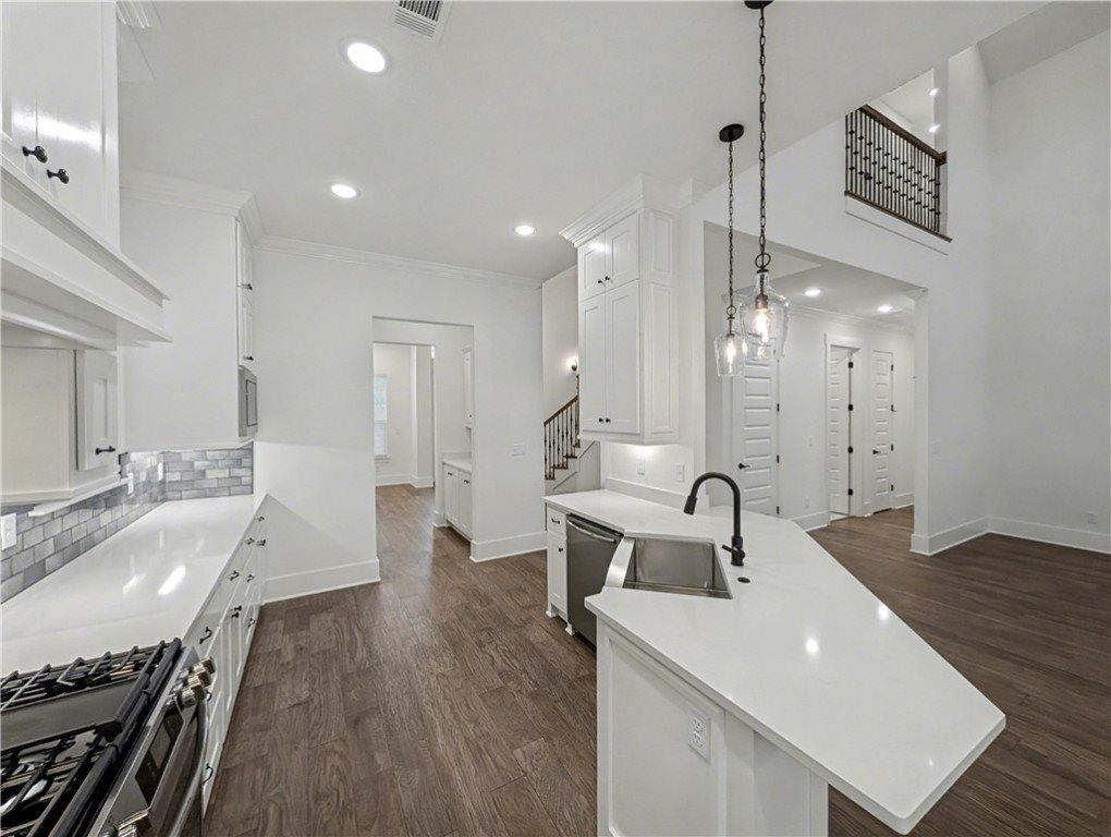 1811 Bluestem Drive, Centerton, AR 72719