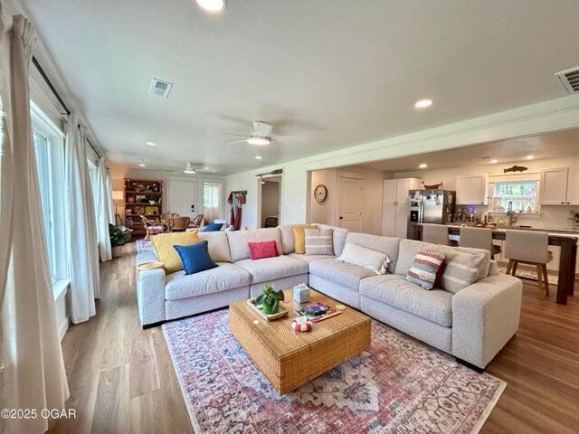 21935 Lake Rd M 12, Cassville, MO 65625