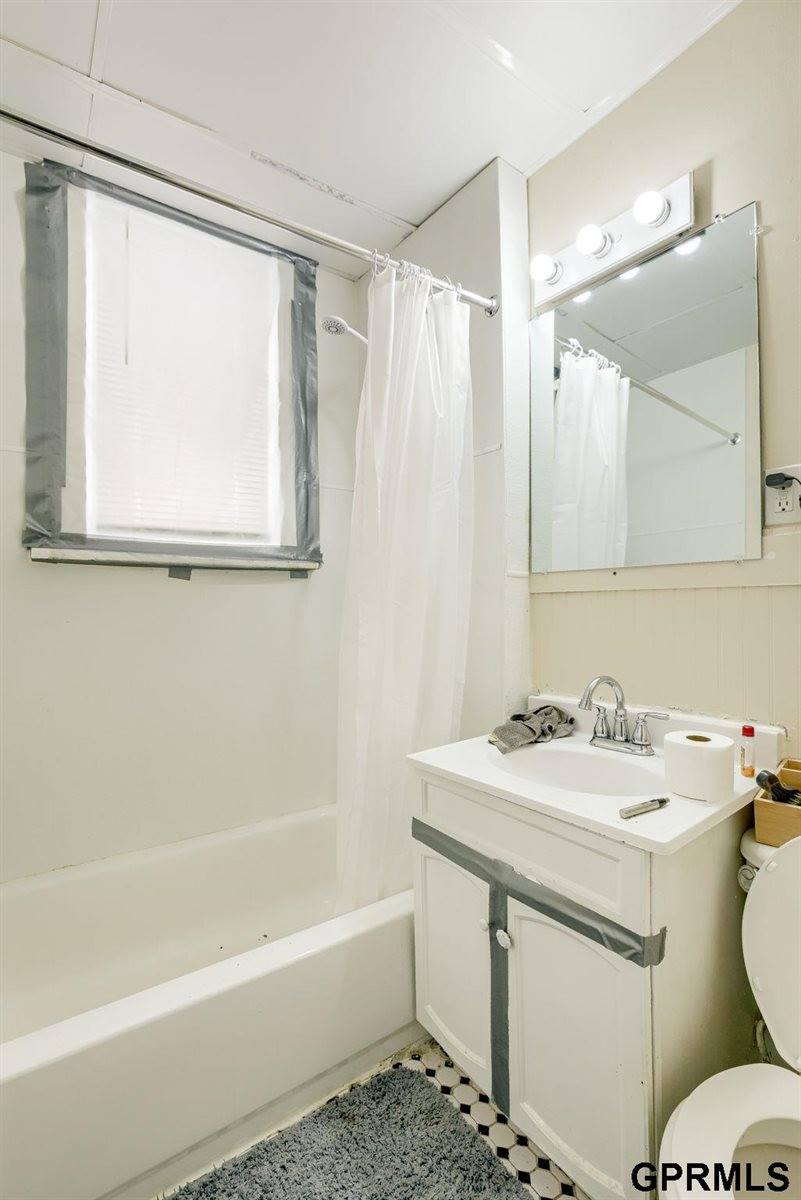 1039 Park Avenue, Omaha, NE 68105