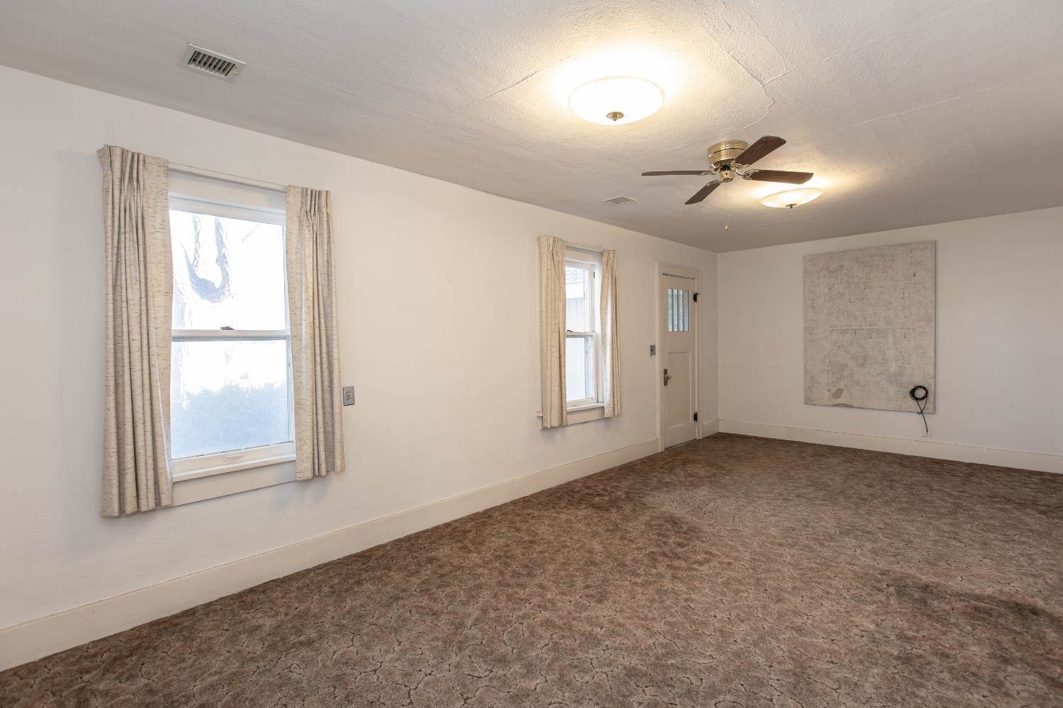 423 Point Rock Street, Elkhart, KS 67950