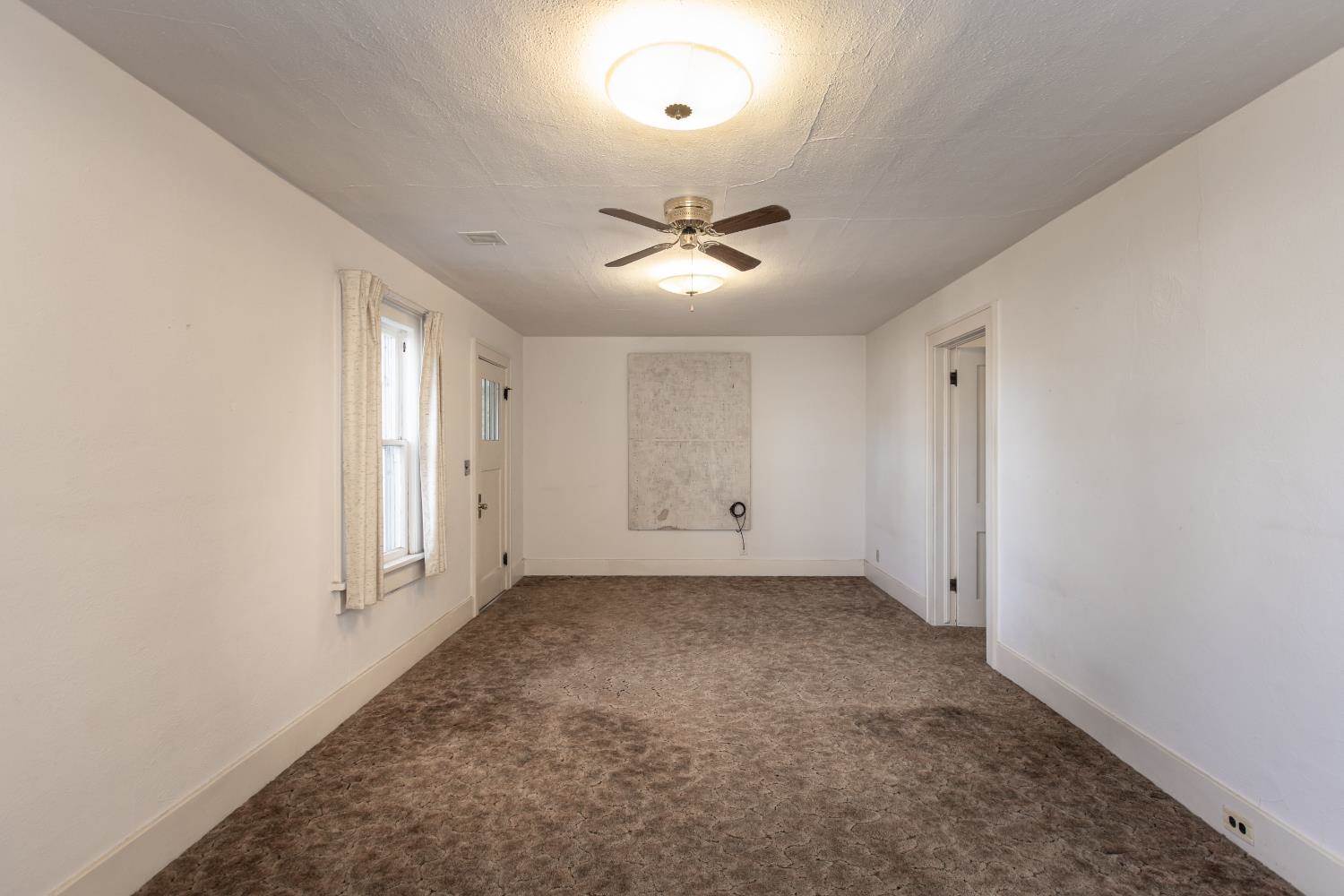 423 Point Rock Street, Elkhart, KS 67950