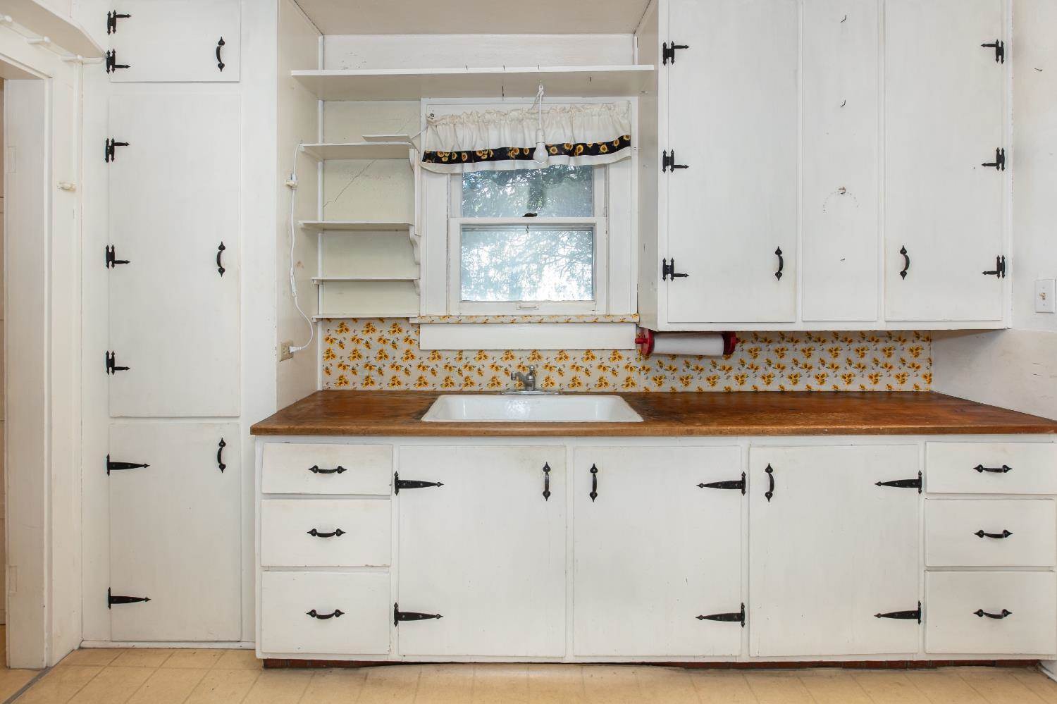 423 Point Rock Street, Elkhart, KS 67950