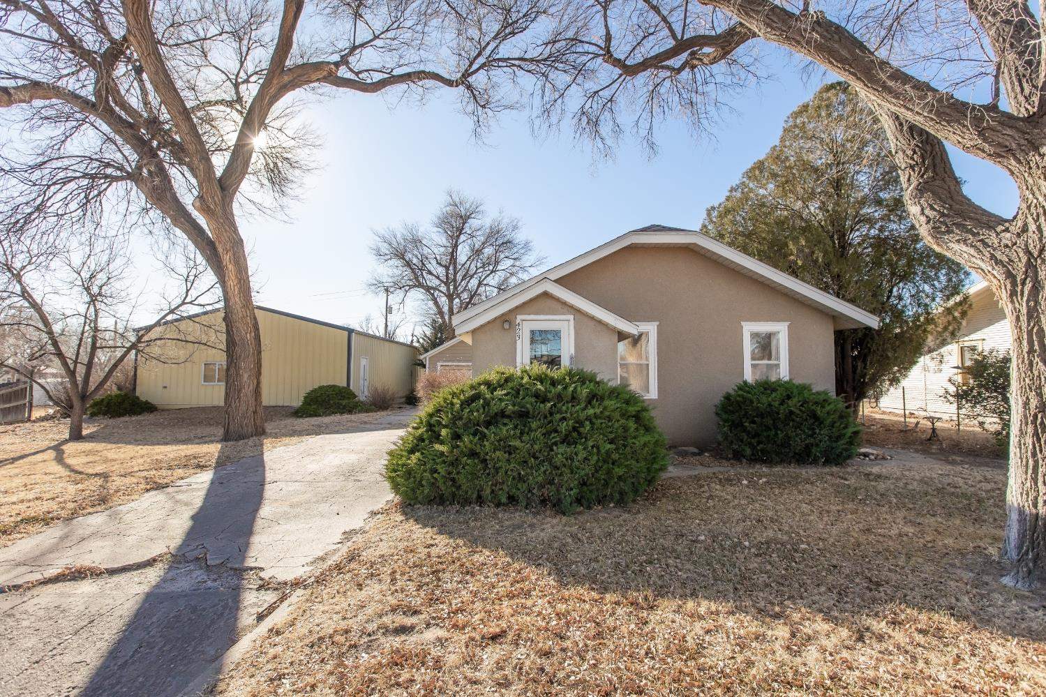 423 Point Rock Street, Elkhart, KS 67950