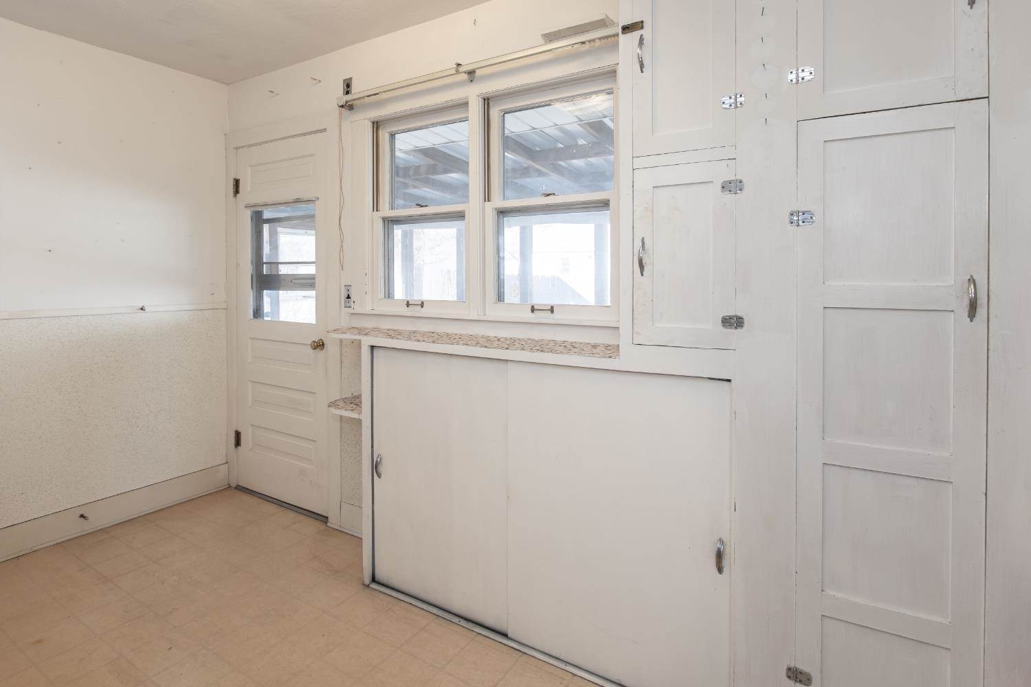 423 Point Rock Street, Elkhart, KS 67950