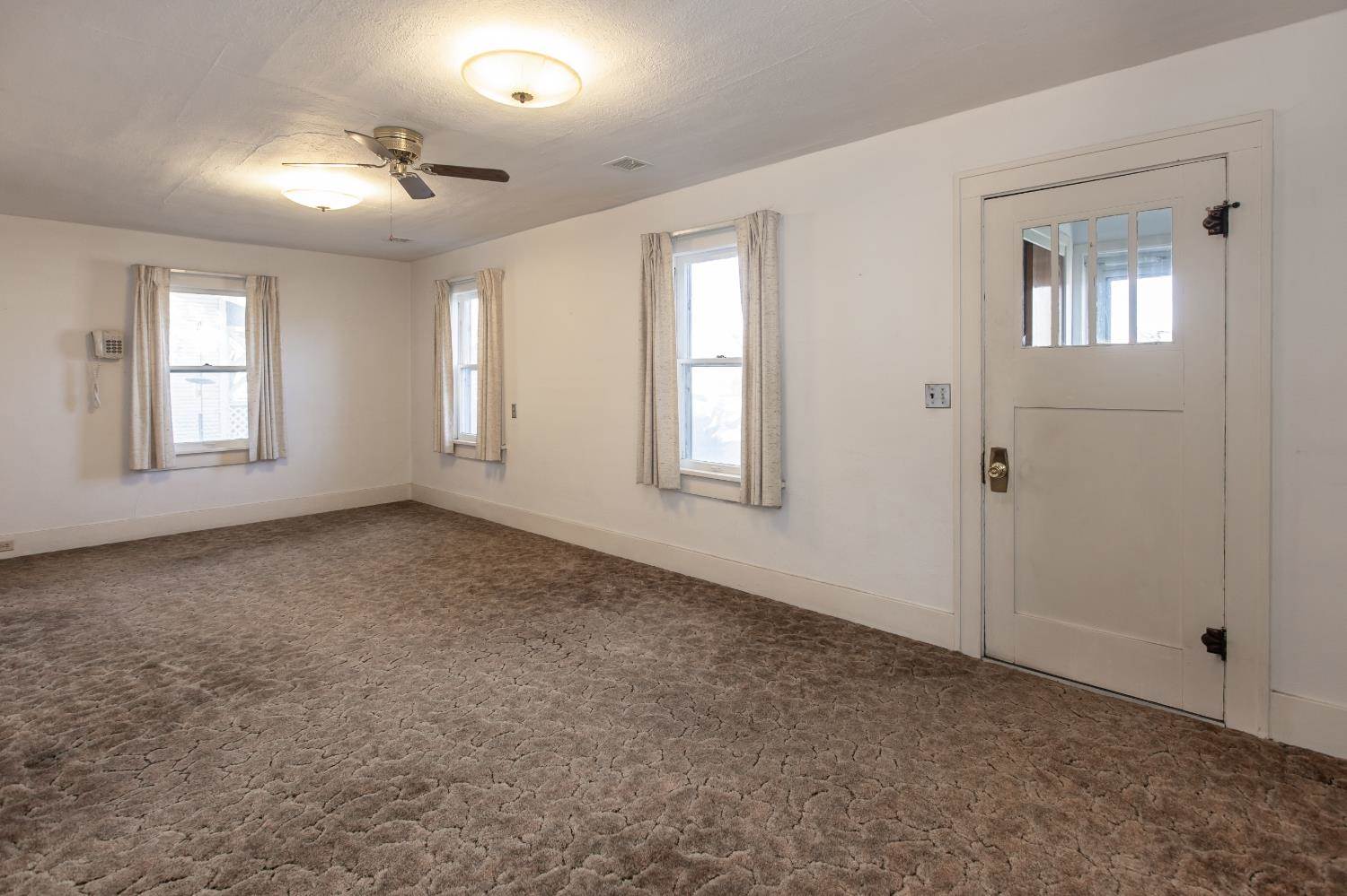 423 Point Rock Street, Elkhart, KS 67950