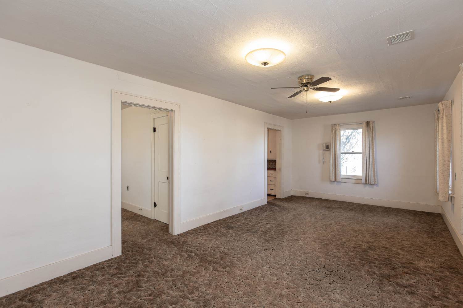 423 Point Rock Street, Elkhart, KS 67950