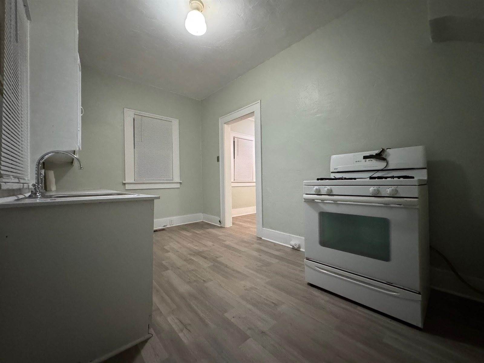 914 South 3rd St, Arkansas City, KS 67005