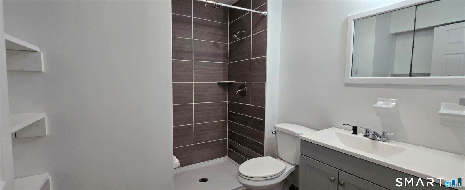 50 Greenhouse, #65D, Bridgeport, CT 06606