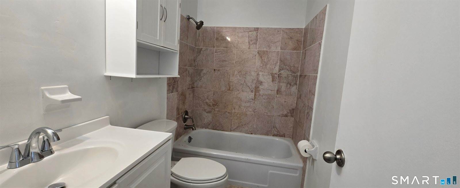 50 Greenhouse, #65D, Bridgeport, CT 06606