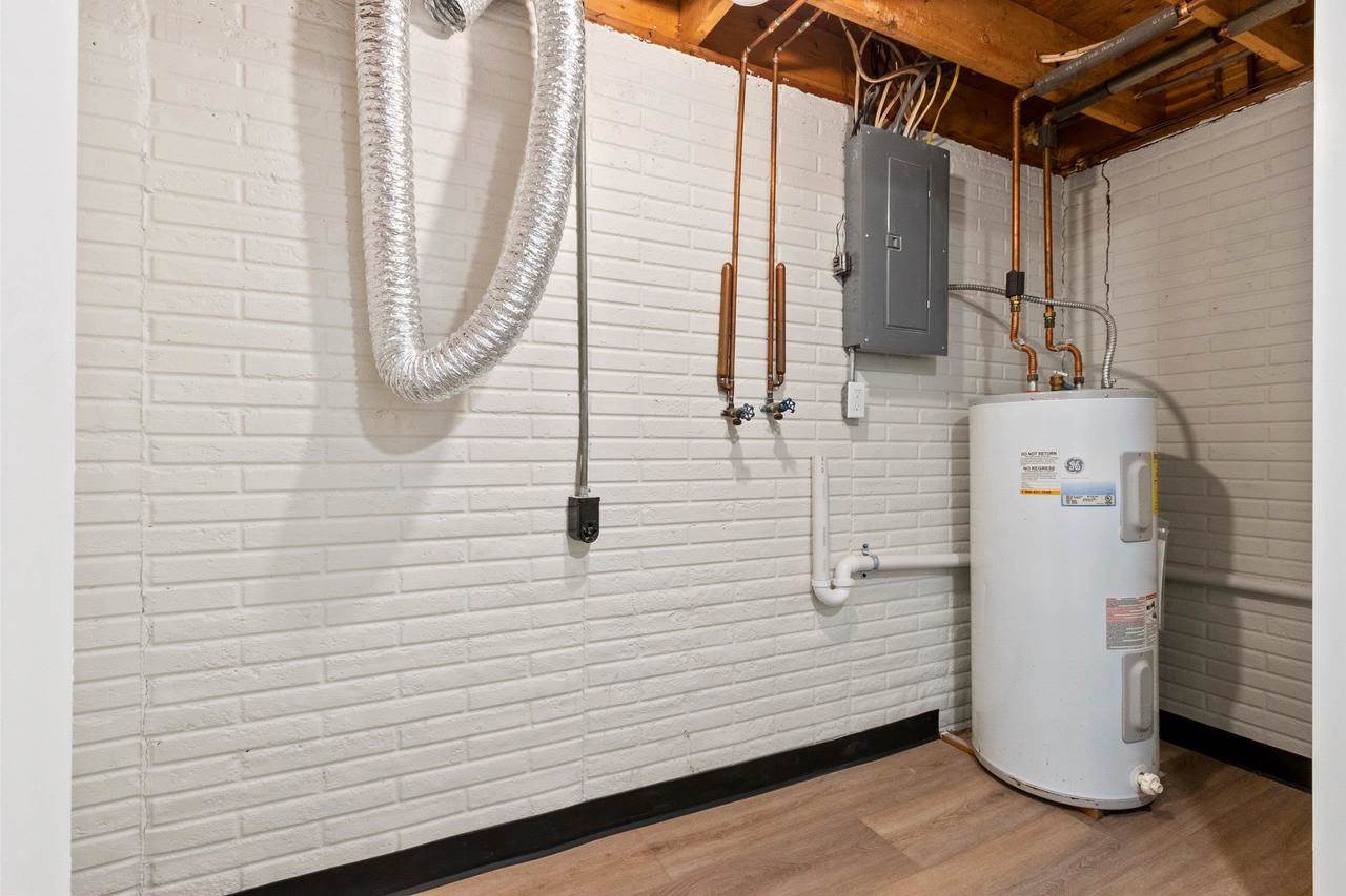 2130 Elmview Drive #J, Ashwaubenon, WI 54304