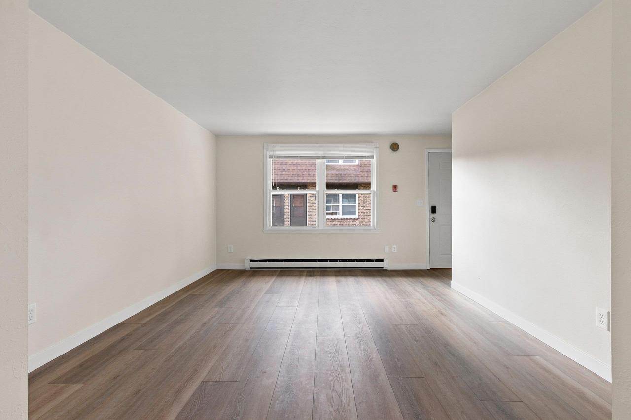 2130 Elmview Drive #J, Ashwaubenon, WI 54304