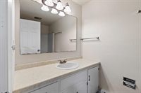 2130 Elmview Drive #J, Ashwaubenon, WI 54304