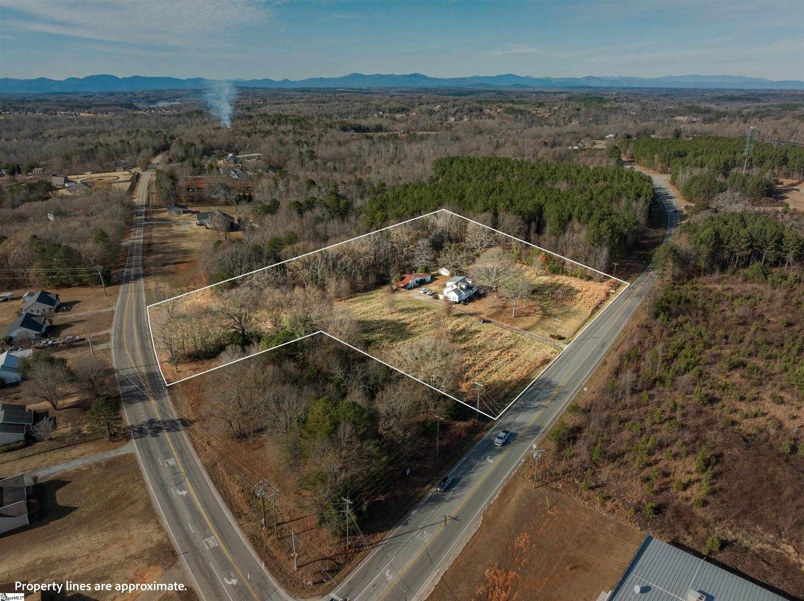 1741 Rainbow Lake, Chesnee, SC 29323