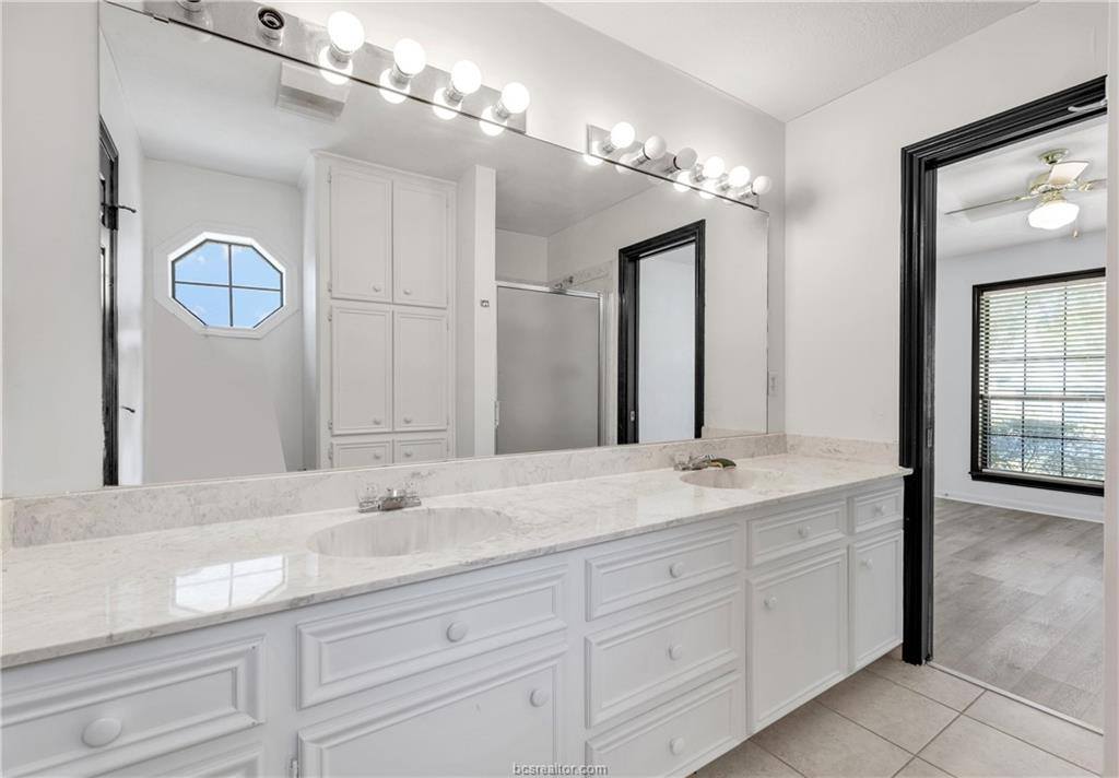 204 Hearthstone Circle, College Station, TX 77840