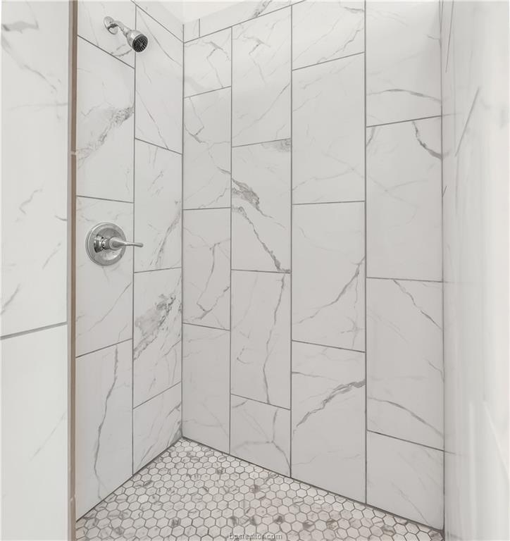 204 Hearthstone Circle, College Station, TX 77840