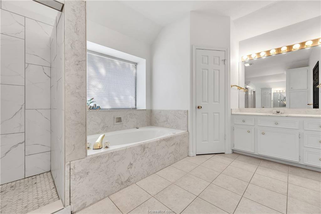 204 Hearthstone Circle, College Station, TX 77840